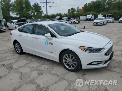 Czwarte zdjęcie samochodu z boku: 2017 FORD FUSION SE HYBRID VIN:3FA6P0LUXHR410097 - miniatura