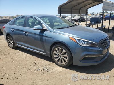 Czwarte zdjęcie samochodu z boku: 2015 HYUNDAI SONATA SPORT VIN:5NPE34AF0FH045538 - miniatura