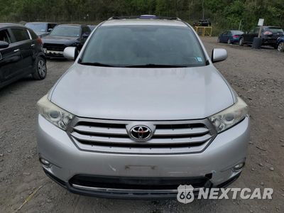 Piąte zdjęcie samochodu w środku: 2013 TOYOTA HIGHLANDER BASE VIN:5TDBK3EHXDS213463 - miniatura