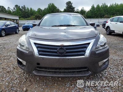 Piąte zdjęcie samochodu w środku: 2015 NISSAN ALTIMA 2.5 VIN:1N4AL3AP7FN920380 - miniatura