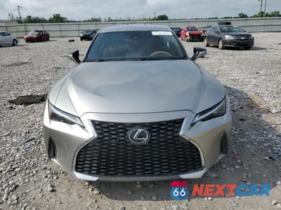 Piąte zdjęcie samochodu w środku: 2021 LEXUS IS 300 VIN:JTHAA1D24M5111662 - miniatura