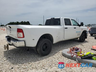 Trzecie zdjęcie samochodu z tyłu: 2023 RAM 3500 TRADESMAN VIN:3C63RRGL1PG652131 - miniatura
