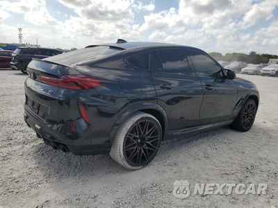 Trzecie zdjęcie samochodu z tyłu: 2021 BMW X6 M VIN:5YMCY0C0XN9K41642 - miniatura