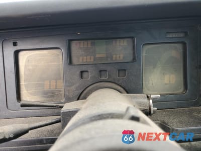 Zdjęcie 9 z 14 samochodu: 1985 CHEVROLET CORVETTE VIN:1G1YY0785F5132568 - miniatura