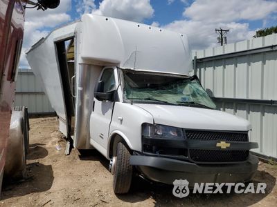 Czwarte zdjęcie samochodu z boku: 2022 CHEVROLET EXPRESS G4500 VIN:1HA6GVF7XNN002139 - miniatura