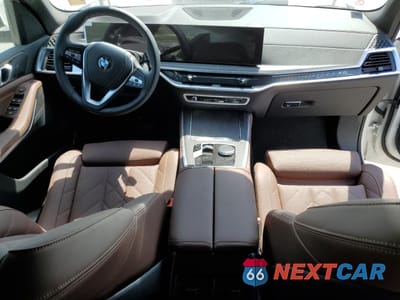 Zdjęcie 8 z 13 samochodu: 2025 BMW X5 XDRIVE40I VIN:5UX23EU05S9Z06326 - miniatura