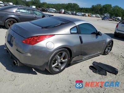 Trzecie zdjęcie samochodu z tyłu: 2008 NISSAN 350Z COUPE VIN:JN1BZ34D38M704729 - miniatura