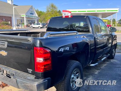 Czwarte zdjęcie samochodu z boku: 2011 CHEVROLET SILVERADO K1500 LS VIN:1GCRKREA8BZ223103 - miniatura