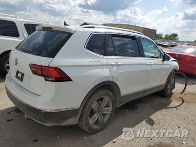 Trzecie zdjęcie samochodu z tyłu: 2020 VOLKSWAGEN TIGUAN SE VIN:3VV3B7AX3LM107221 - miniatura