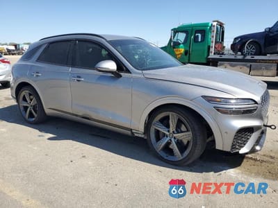 Czwarte zdjęcie samochodu z boku: 2022 GENESIS GV70 VIN:KMUMCDTC3NU032380 - miniatura