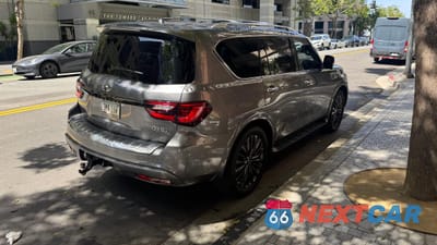 Czwarte zdjęcie samochodu z boku: 2021 INFINITI QX80 LUXE VIN:JN8AZ2AF8M9716708 - miniatura