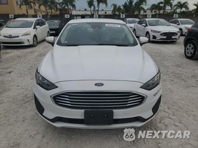Piąte zdjęcie samochodu w środku: 2019 FORD FUSION SE VIN:3FA6P0LU1KR119303 - miniatura
