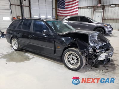 Czwarte zdjęcie samochodu z boku: 1999 BMW 528 IT AUTOMATIC VIN:WBADP6333XBV61018 - miniatura