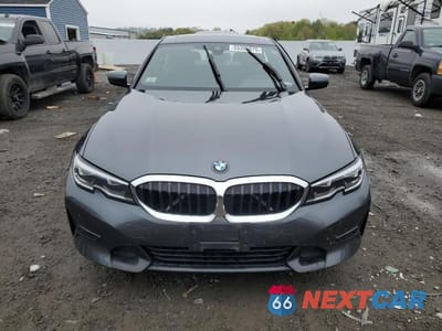 Piąte zdjęcie samochodu w środku: 2019 BMW 330XI VIN:3MW5R7J57K8B00407 - miniatura