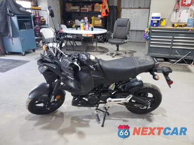 Trzecie zdjęcie samochodu z tyłu: 2025 HONDA GROM 125 VIN:MLHJC9217S5303270 - miniatura