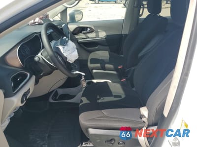 Zdjęcie 7 z 14 samochodu: 2023 CHRYSLER VOYAGER LX VIN:2C4RC1CG9PR526611 - miniatura