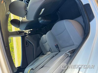 Zdjęcie 6 z 10 samochodu: 2014 HYUNDAI ELANTRA SE VIN:5NPDH4AE9EH508778 - miniatura