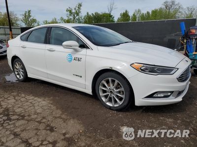 Czwarte zdjęcie samochodu z boku: 2017 FORD FUSION SE HYBRID VIN:3FA6P0LU0HR410125 - miniatura