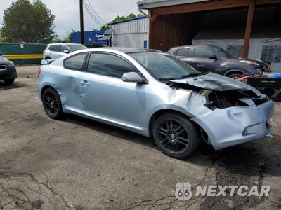 Czwarte zdjęcie samochodu z boku: 2007 TOYOTA SCION TC VIN:JTKDE177X70153953 - miniatura