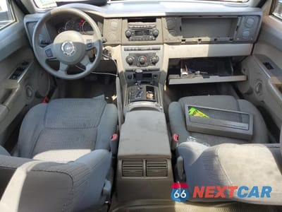 Zdjęcie 8 z 13 samochodu: 2007 JEEP COMMANDER VIN:1J8HG48KX7C621324 - miniatura