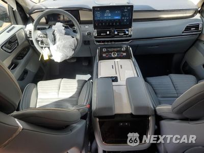 Zdjęcie 8 z 16 samochodu: 2023 LINCOLN NAVIGATOR BLACK LABEL VIN:5LMJJ2TGXPEL10068 - miniatura