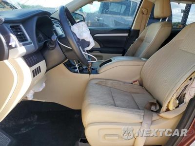 Zdjęcie 7 z 14 samochodu: 2015 TOYOTA HIGHLANDER LE VIN:5TDZKRFH7FS107877 - miniatura