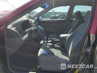 Zdjęcie 7 z 12 samochodu: 2004 TOYOTA CAMRY LE VIN:4T1BF30K34U586827 - miniatura