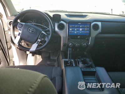 Zdjęcie 8 z 13 samochodu: 2018 TOYOTA TUNDRA CREWMAX SR5 VIN:5TFDY5F1XJX756872 - miniatura