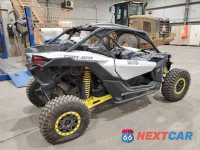 Trzecie zdjęcie samochodu z tyłu: 2018 CAN-AM MAVERICK X3 TURBO VIN:3JBVGAY4XJK001586 - miniatura
