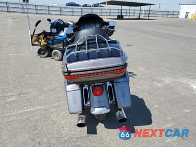 Czwarte zdjęcie samochodu z boku: 2017 HARLEY-DAVIDSON FLHTCU ULTRA CLASSIC ELECTRA GLIDE VIN:1HD1FCC19HB626962 - miniatura