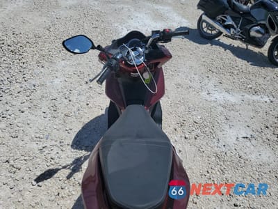 Zdjęcie 6 z 9 samochodu: 2016 HONDA PCX 150 VIN:RLHKF1806GY100973 - miniatura