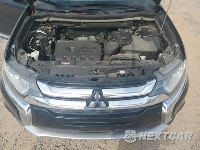 Zdjęcie 12 z 15 samochodu: 2018 MITSUBISHI OUTLANDER SE VIN:JA4AD3A3XJJ004954 - miniatura