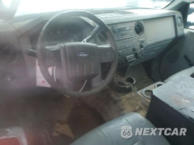 Zdjęcie 8 z 12 samochodu: 2013 FORD F450 SUPER DUTY VIN:1FDUF4GY1DEA42717 - miniatura