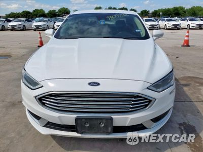 Piąte zdjęcie samochodu w środku: 2018 FORD FUSION SE HYBRID VIN:3FA6P0LU8JR118647 - miniatura