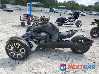 Trzecie zdjęcie samochodu z tyłu: 2019 CAN-AM RYKER RALLY EDITION VIN:3JB2GEG46KJ000664 - miniatura