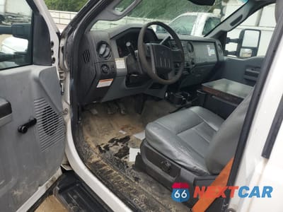 Zdjęcie 8 z 12 samochodu: 2014 FORD F450 SUPER DUTY VIN:1FDUF4GY6EEA62513 - miniatura