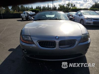 Piąte zdjęcie samochodu w środku: 2004 BMW Z4 2.5 VIN:4USBT33534LR67886 - miniatura