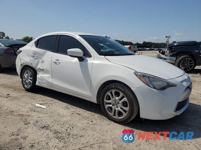 Czwarte zdjęcie samochodu z boku: 2018 TOYOTA YARIS IA VIN:3MYDLBYV2JY323088 - miniatura