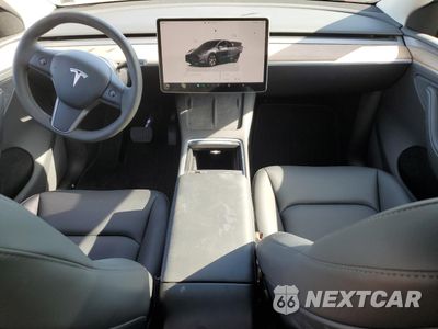 Zdjęcie 8 z 13 samochodu: 2024 TESLA MODEL Y VIN:7SAYGDEE3RA217776 - miniatura