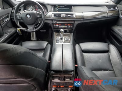 Zdjęcie 8 z 13 samochodu: 2013 BMW 740 LXI VIN:WBAYF4C58DD127915 - miniatura