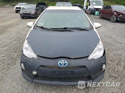 Piąte zdjęcie samochodu w środku: 2012 TOYOTA PRIUS C VIN:JTDKDTB38C1505756 - miniatura