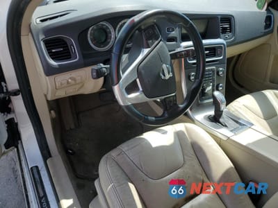 Zdjęcie 8 z 12 samochodu: 2013 VOLVO S60 T5 VIN:YV1612FH6D2210414 - miniatura