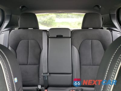 Zdjęcie 10 z 13 samochodu: 2021 VOLVO XC40 RECHARGE VIN:YV4ED3UR0M2528181 - miniatura