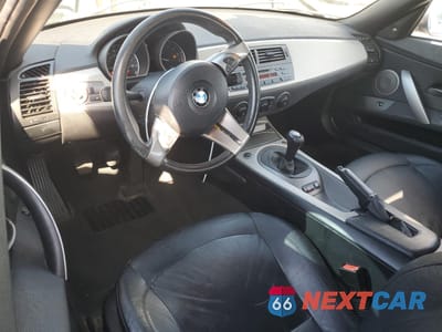 Zdjęcie 8 z 12 samochodu: 2004 BMW Z4 2.5 VIN:4USBT33534LR67886 - miniatura