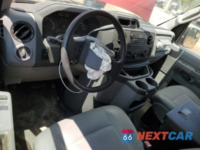 Zdjęcie 8 z 13 samochodu: 2014 FORD ECONOLINE E250 VAN VIN:1FTNE2EL7EDB12185 - miniatura