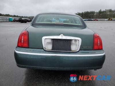 Zdjęcie 6 z 12 samochodu: 2001 LINCOLN TOWN CAR SIGNATURE VIN:1LNHM82W91Y708947 - miniatura