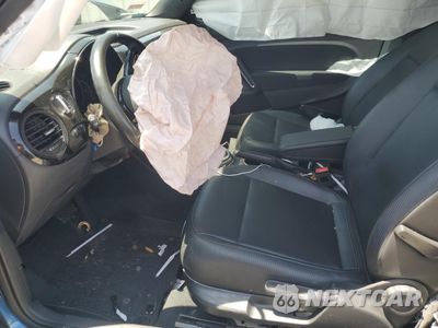 Zdjęcie 7 z 12 samochodu: 2018 VOLKSWAGEN BEETLE S VIN:3VWFD7AT6JM702738 - miniatura