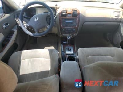 Zdjęcie 8 z 12 samochodu: 2004 HYUNDAI SONATA GLS VIN:KMHWF35HX4A990563 - miniatura