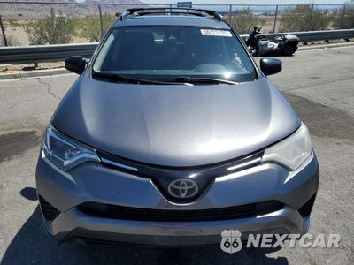 Piąte zdjęcie samochodu w środku: 2017 TOYOTA RAV4 LE VIN:2T3ZFREV3HW391523 - miniatura