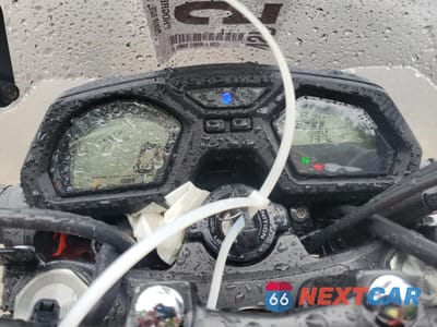 Zdjęcie 7 z 10 samochodu: 2018 HONDA CB650 F VIN:MLHRC7511J5000227 - miniatura